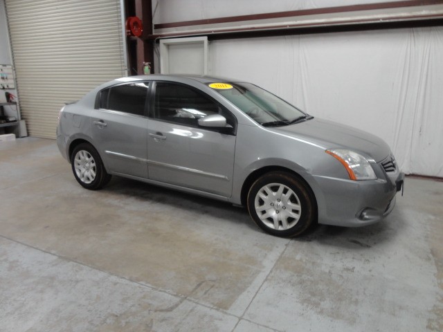 2011 Nissan Sentra 2.0 S, 80k Miles, Great Gas Saver!