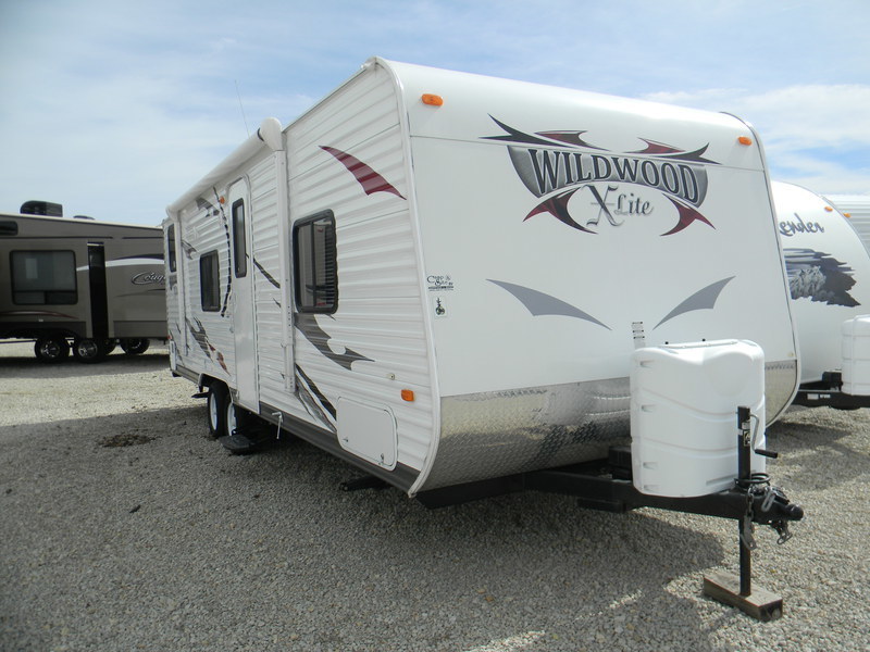 Forest River Wildwood X-Lite Midwest 261BHXL