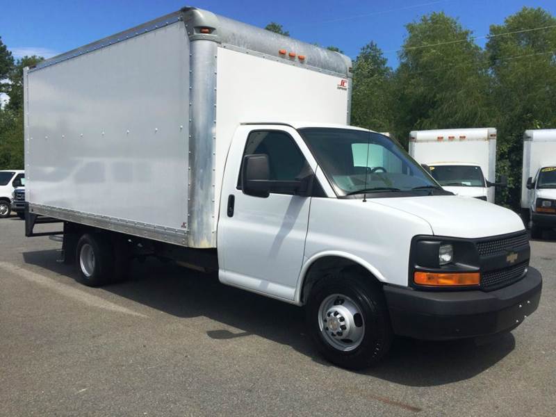 2015 Chevrolet Express 3500  Cutaway-Cube Van