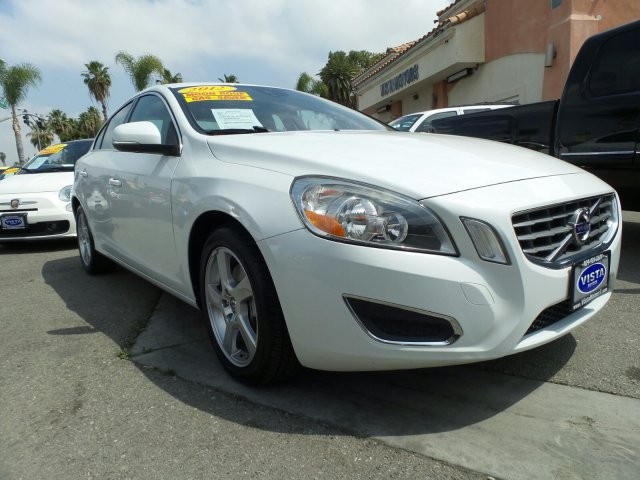 2012 Volvo S60 T5 w/Moonroof