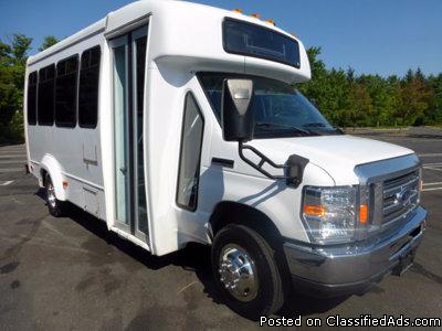 2011 Ford E450 Non-CDL Shuttle Bus (A4754)