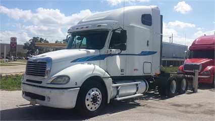 2005 Freightliner Columbia Cl12064st  Conventional - Sleeper Truck