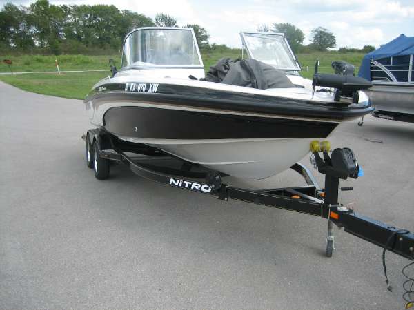 2011 Nitro 290 Sport