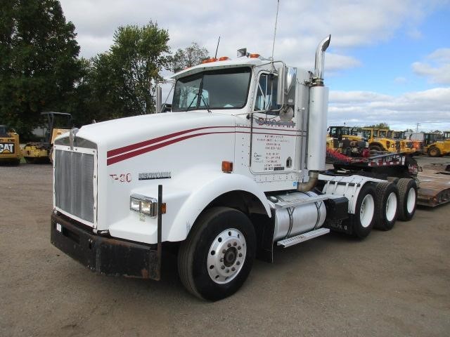 1992 Kenworth T800b  Conventional - Day Cab