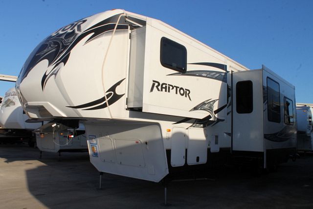 Keystone Raptor 365 LEV