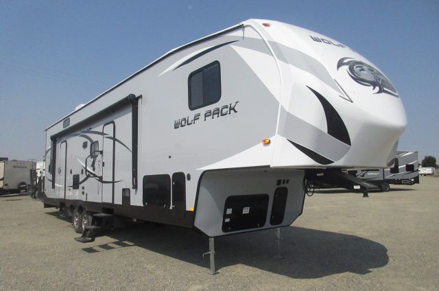 2017 Forest River WOLF PACK 315 12 FT GARAGE/