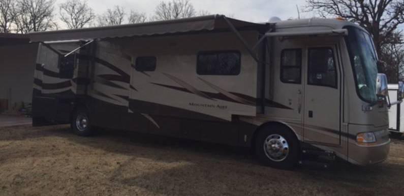 2005 Newmar Mountain Aire 4032