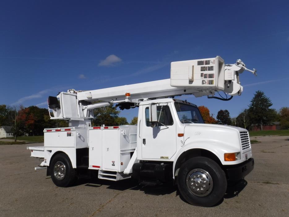 2001 Ihc 4700  Bucket Truck - Boom Truck