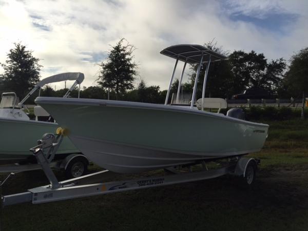 2017 Sportsman 19 Island Reef