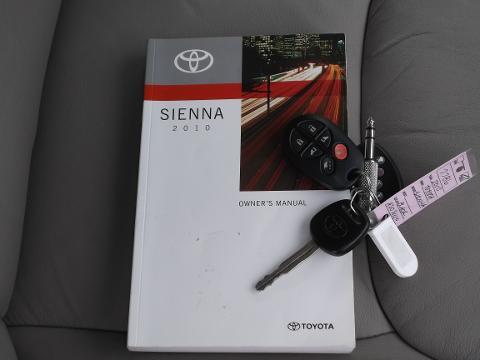 2010 Toyota Sienna XLE Limited