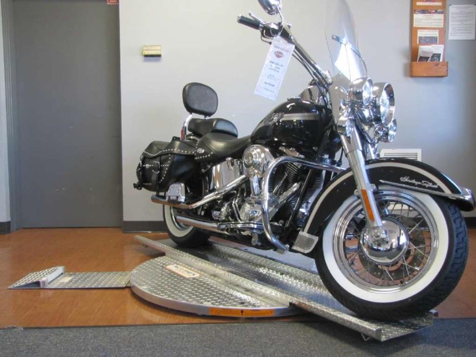 2003  Harley-Davidson  FLSTC/FLSTCI Heritage Softail Classic