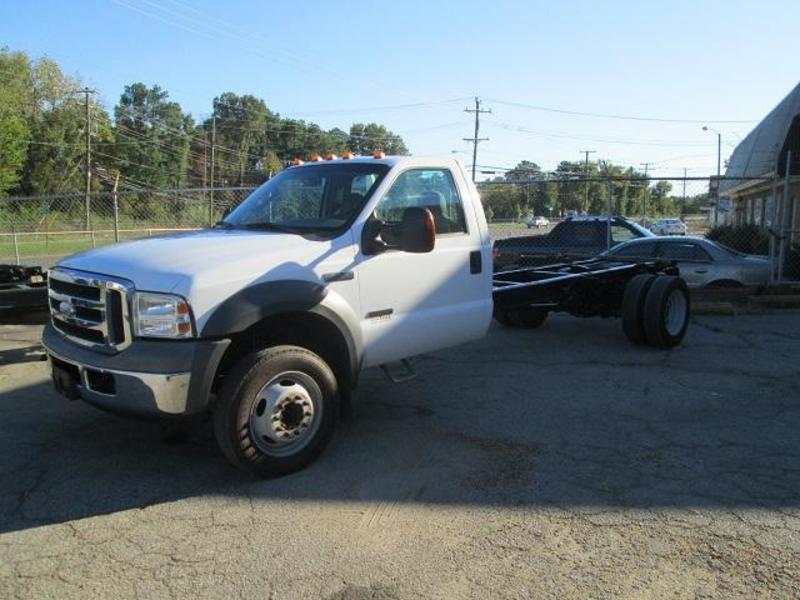 2005 Ford F550 Xl  Cab Chassis