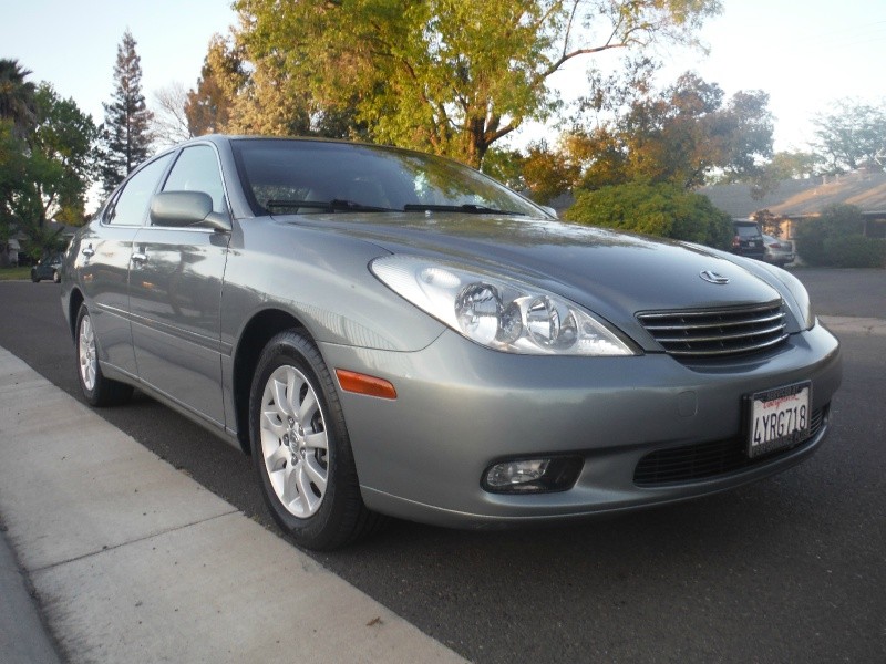 2002 Lexus ES 300 LEATHER, MOONROOF DRIVES GREAT