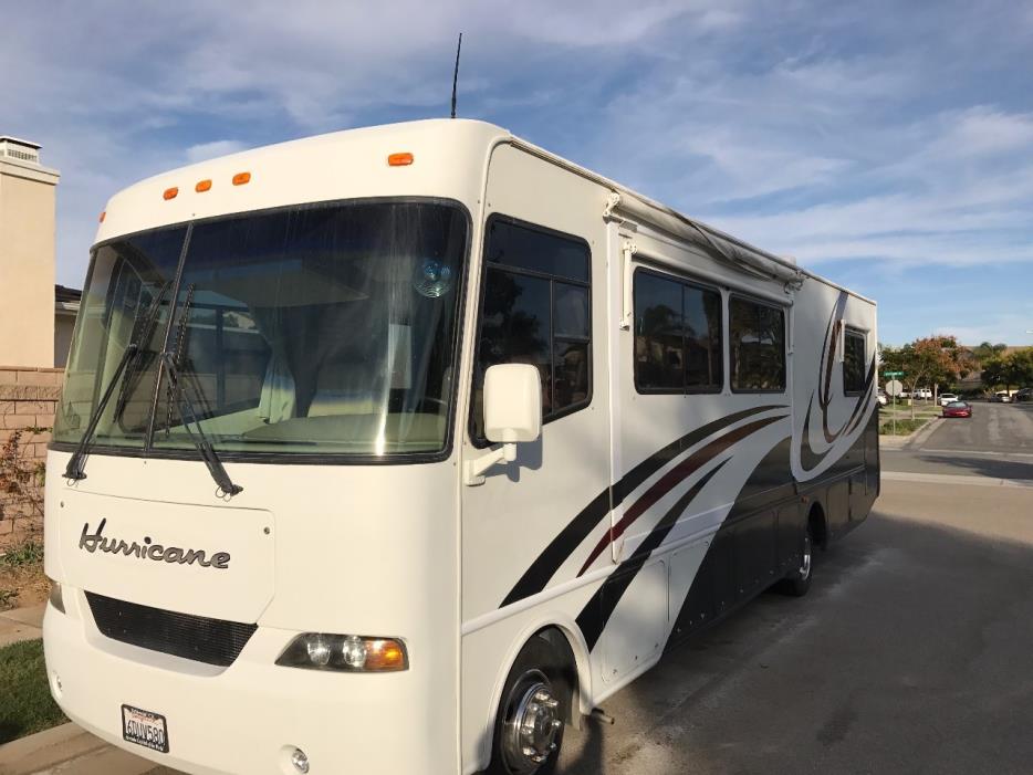 2004 Thor Motor Coach FOUR WINDS