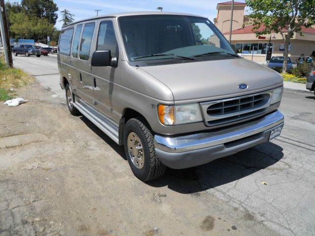 2002 Ford E-Series Cargo  Cargo Van