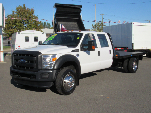 2015 Ford F-550  Flatbed Truck