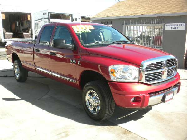 2007  Dodge  Ram 2500 SLT DIESEL 4x4 Laramie Edition