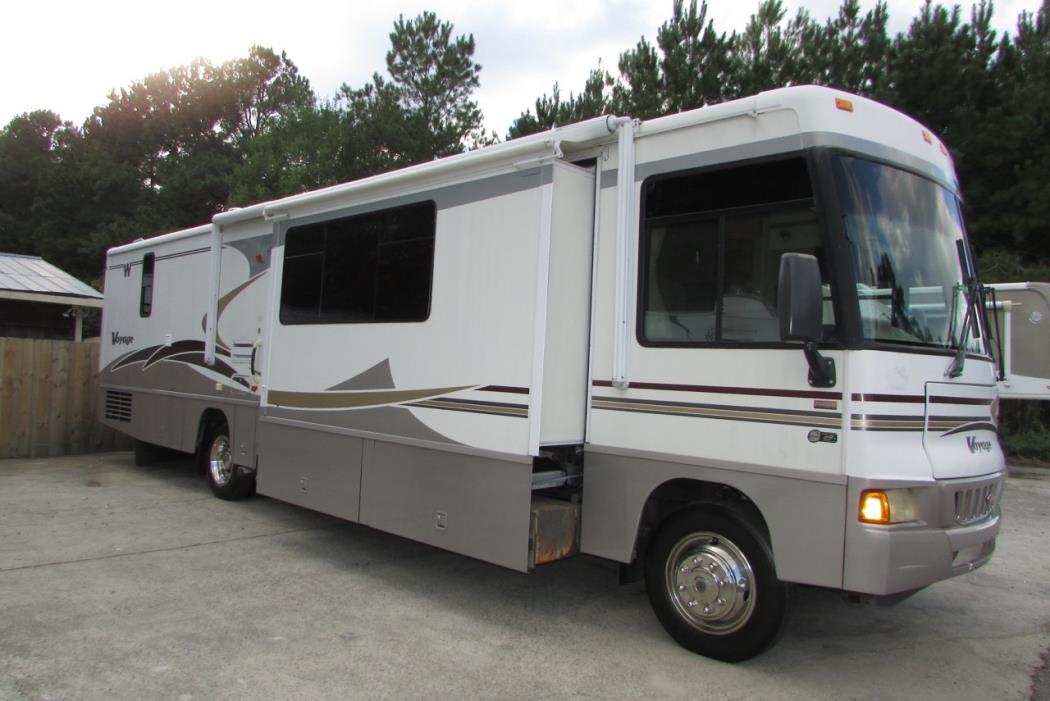 2006 Winnebago VOYAGE 38J