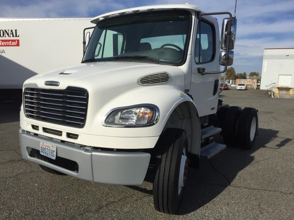 2007 Freightliner Business Class M2 106  Tractor