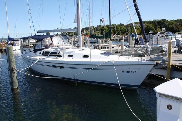 2005 Catalina 387