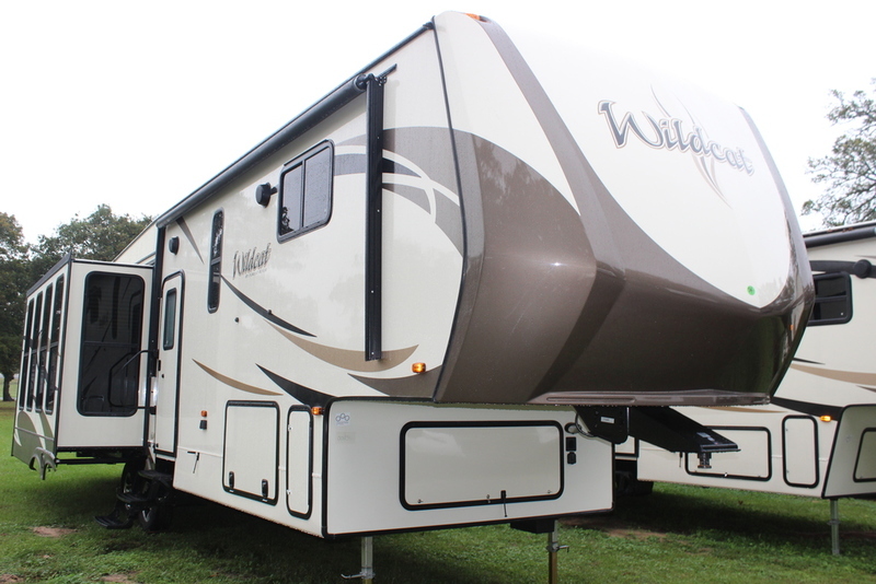 2017 Forest River Wildcat 32WB