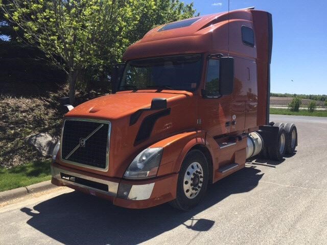 2013 Volvo Vnl64t670  Conventional - Sleeper Truck