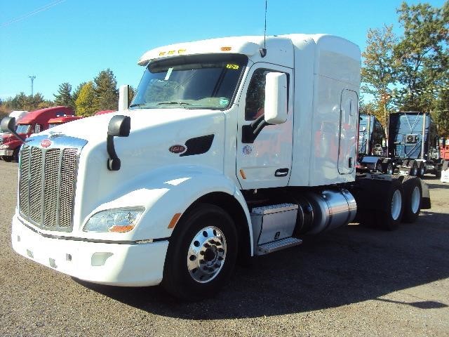 2016 Peterbilt 579  Conventional - Sleeper Truck