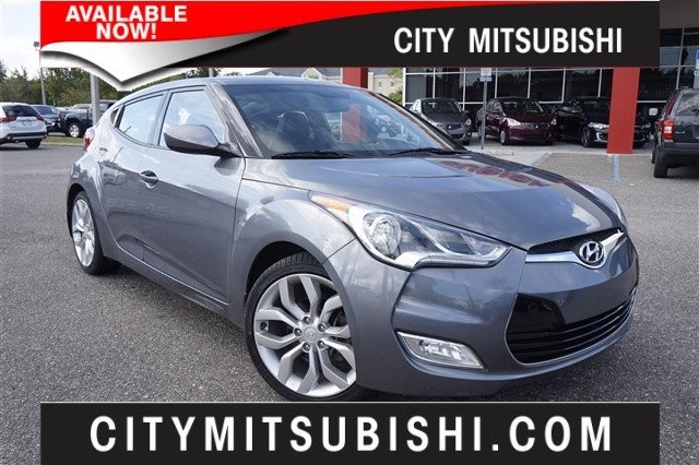 2013 Hyundai Veloster w/Red Int