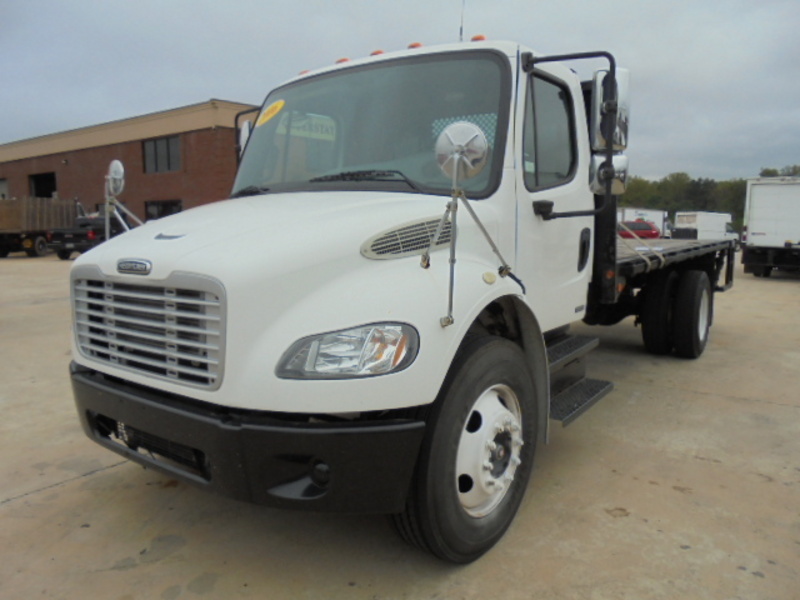 2006 Freightliner Business Class M-2  Flatbed Truck