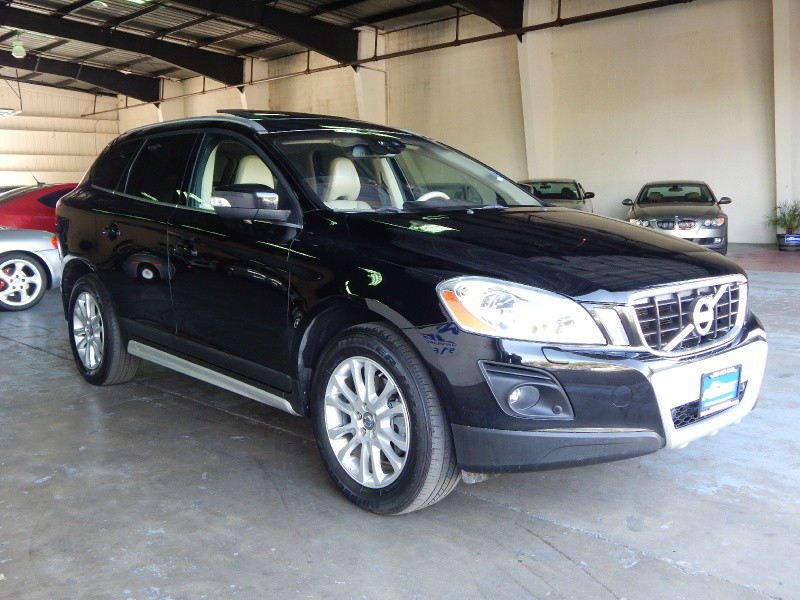 2010 Volvo XC60 AWD WOW! 2.9% Interest and NO Payment for 90 DAYS O.A.C.