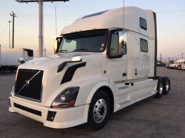 2013 Volvo Vnl780  Conventional - Sleeper Truck