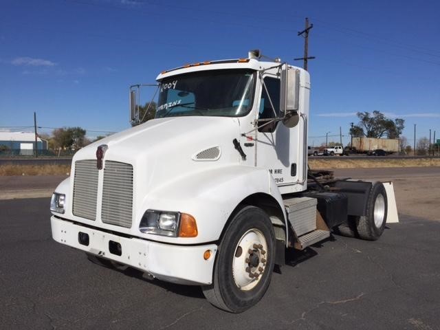 2004 Kenworth T300  Conventional - Day Cab