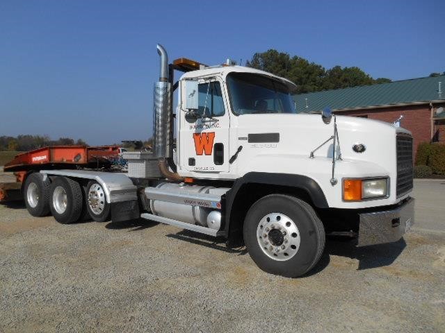 2001 Mack Cl713  Conventional - Day Cab