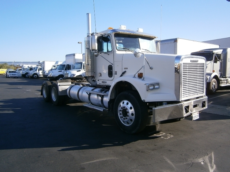 2006 Freightliner Fld120  Conventional - Day Cab
