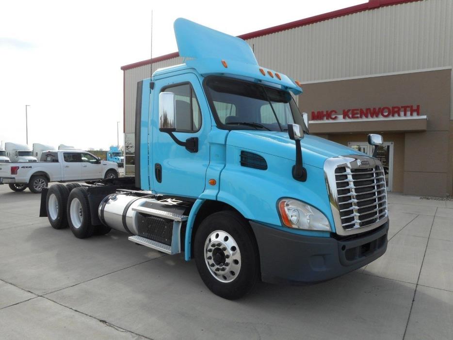 2013 Freightliner Cascadia  Conventional - Day Cab