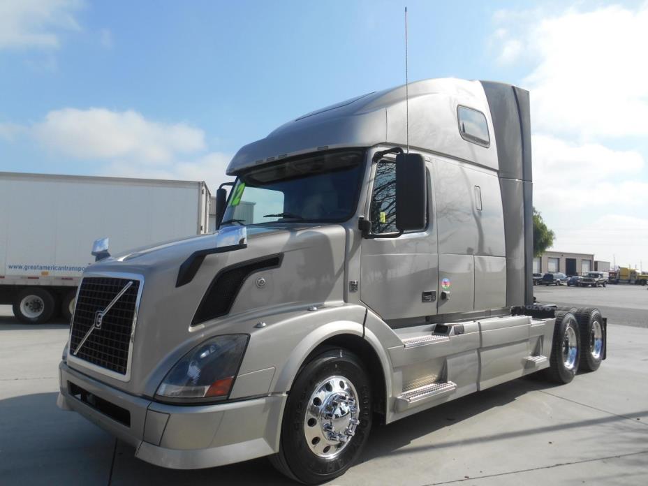 2012 Volvo Vnl64t670  Conventional - Sleeper Truck