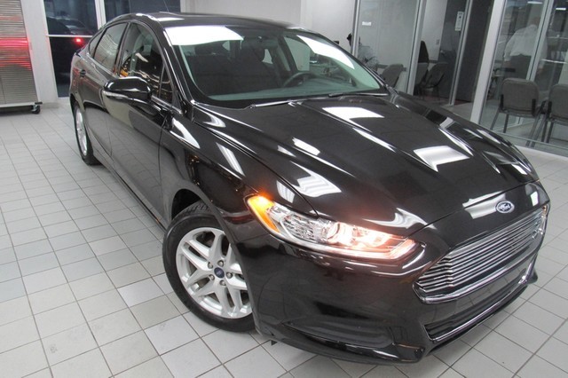 2015 Ford Fusion SE W/ BACK UP CAM