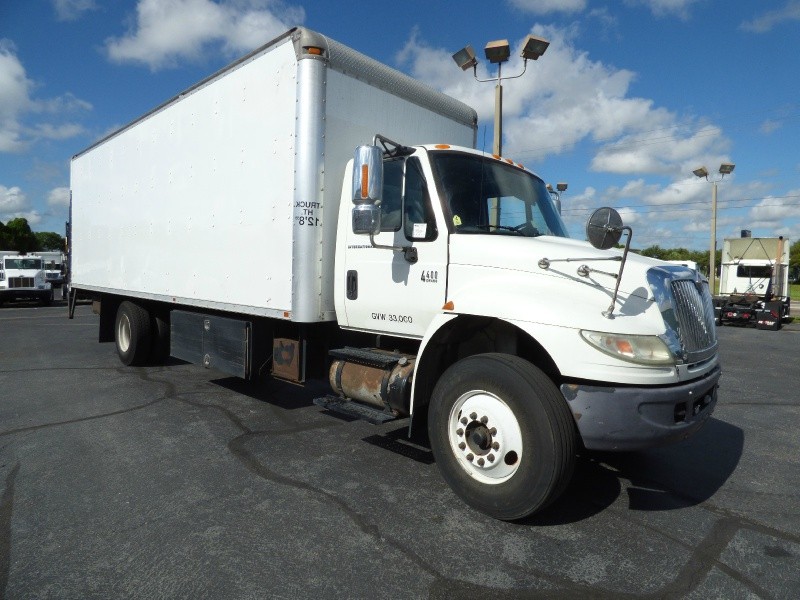 2007 International 4200 with 24 ft. box and liftgate