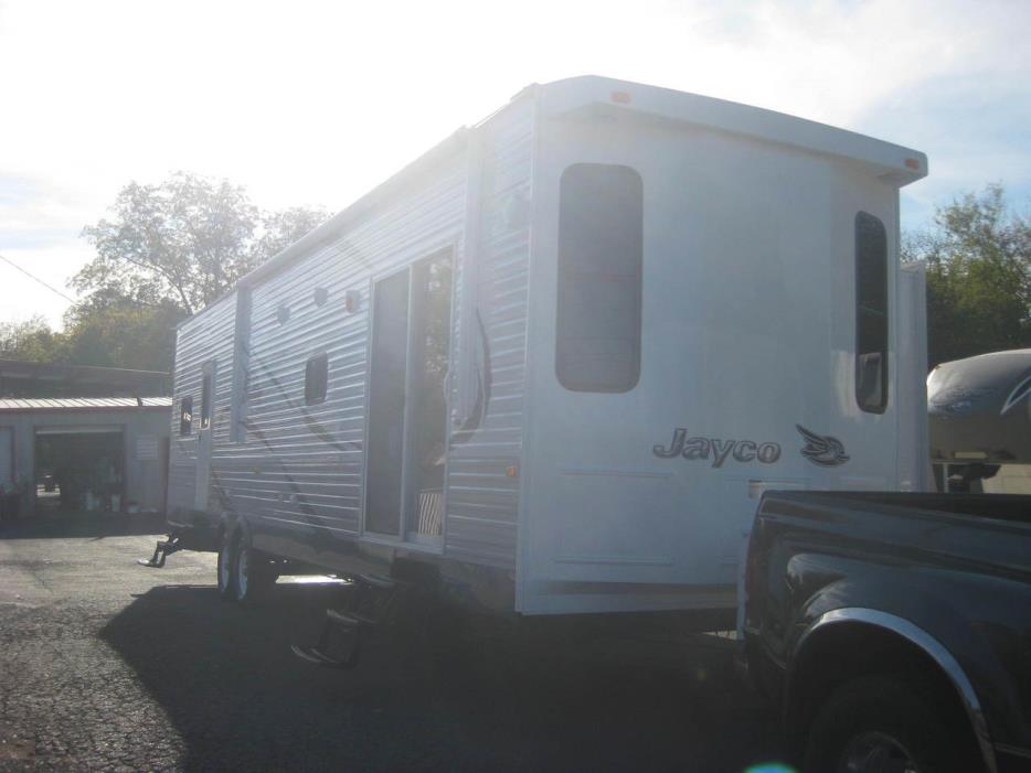 2015 Jayco bungalow