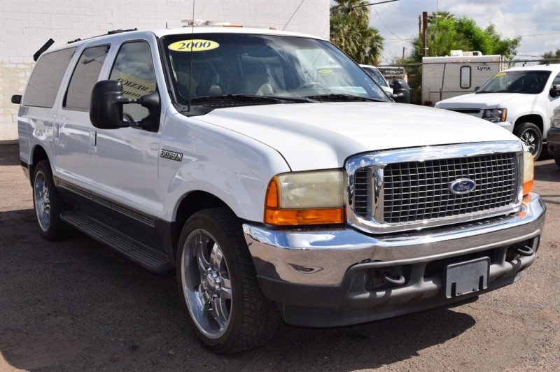 2001 Ford Excursion XLT 2WD 4dr SUV