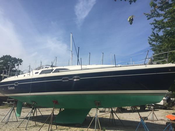 2005 Catalina 387