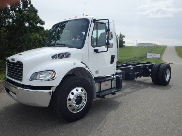 2014 Freightliner M2-106