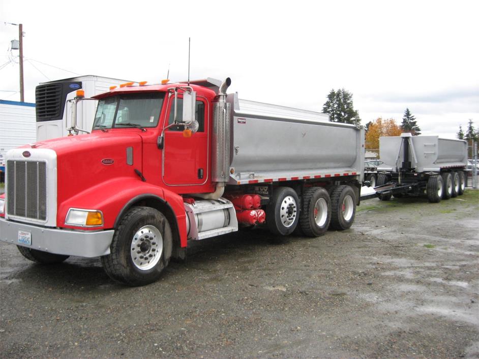 2005 Peterbilt 385  Dump Truck