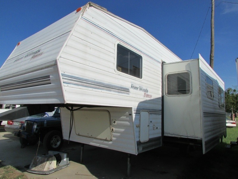2002 Four Winds  5th Wheel