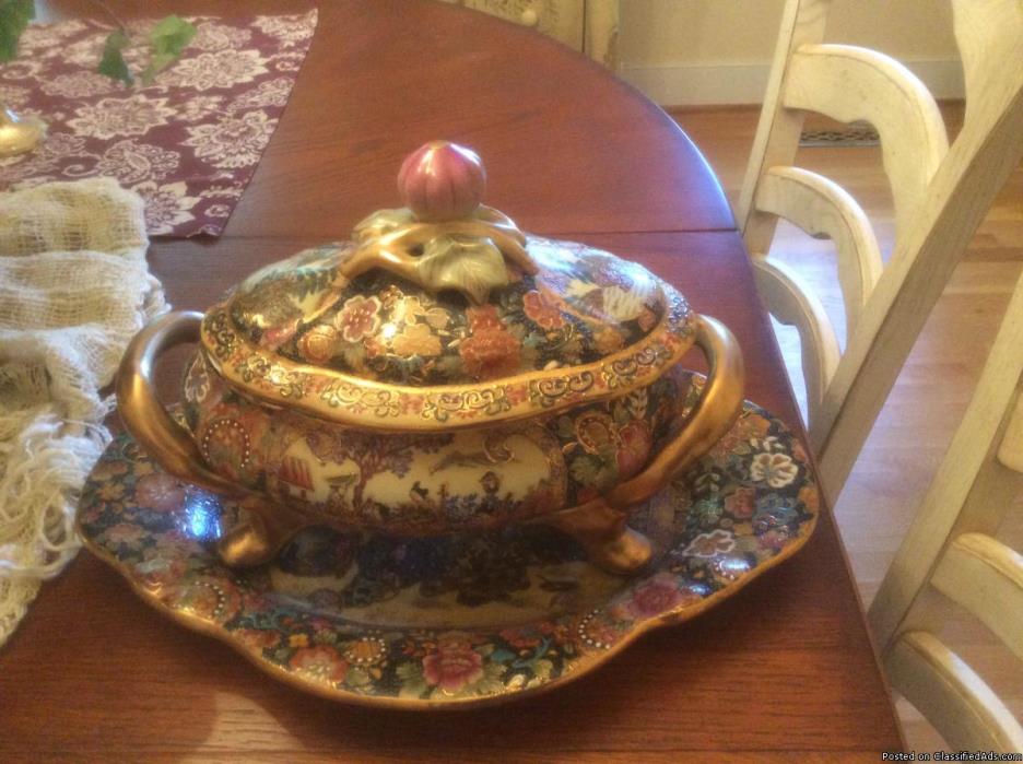 Oriental decorative gravy bowl, 1