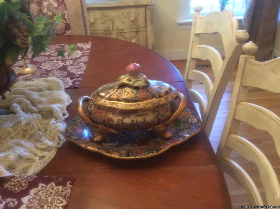Oriental decorative gravy bowl