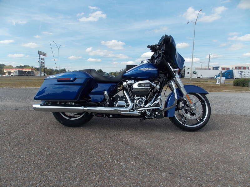 2017 Harley-Davidson FLHX - Street Glide