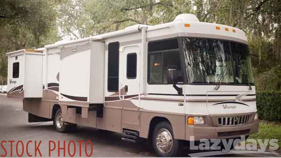 2005 Winnebago Voyage 33V