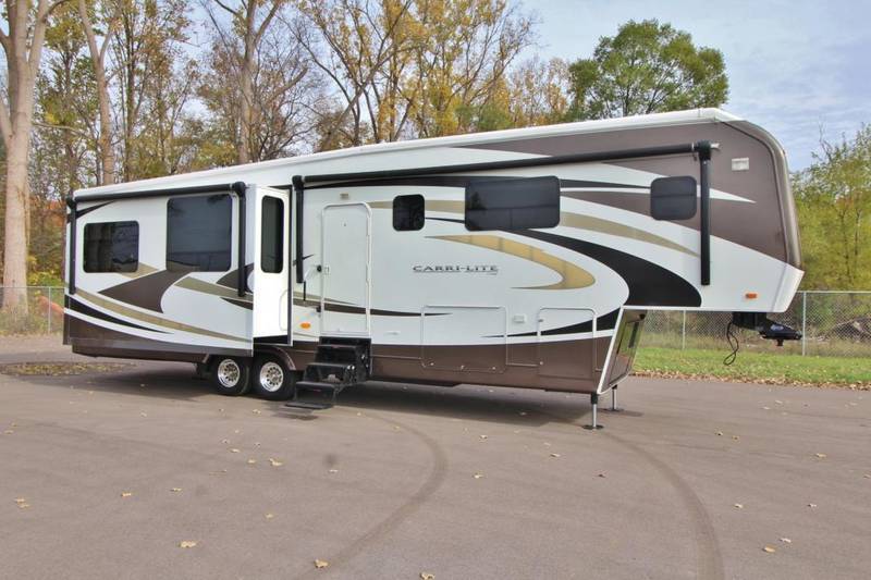 2010 Carriage CARRI-LITE 37MSTR