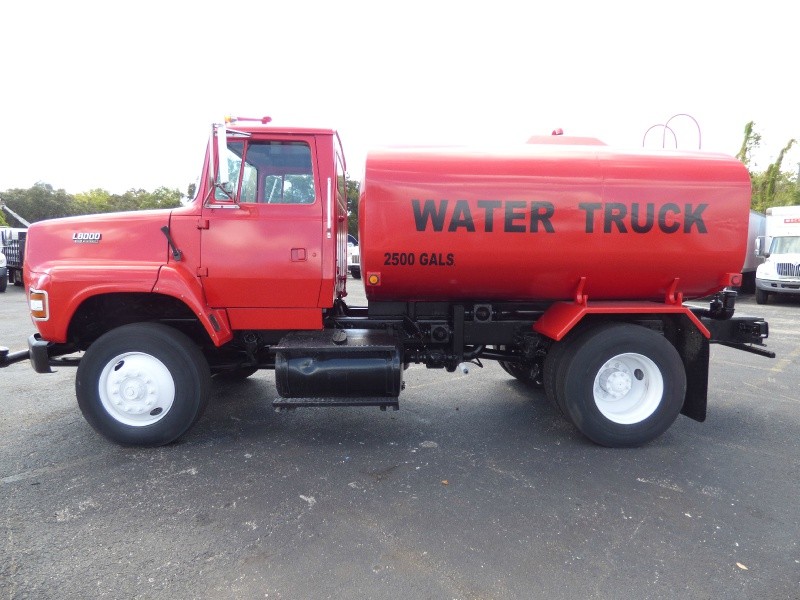 1993 Ford LS9000 S/A Water truck